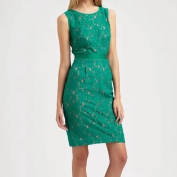 BCBG Max Azria - Emerald Alice Green Lace Overlay Fitted Dress Sz 4 BCBG Max Azria - Emerald Alice Green Lace Overlay Fitted Dress Sz 4